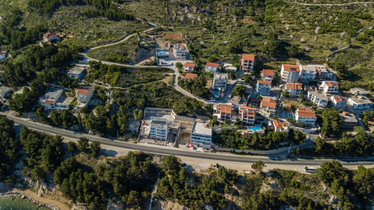 Apartments Pusic โอมิช ภายนอก รูปภาพ