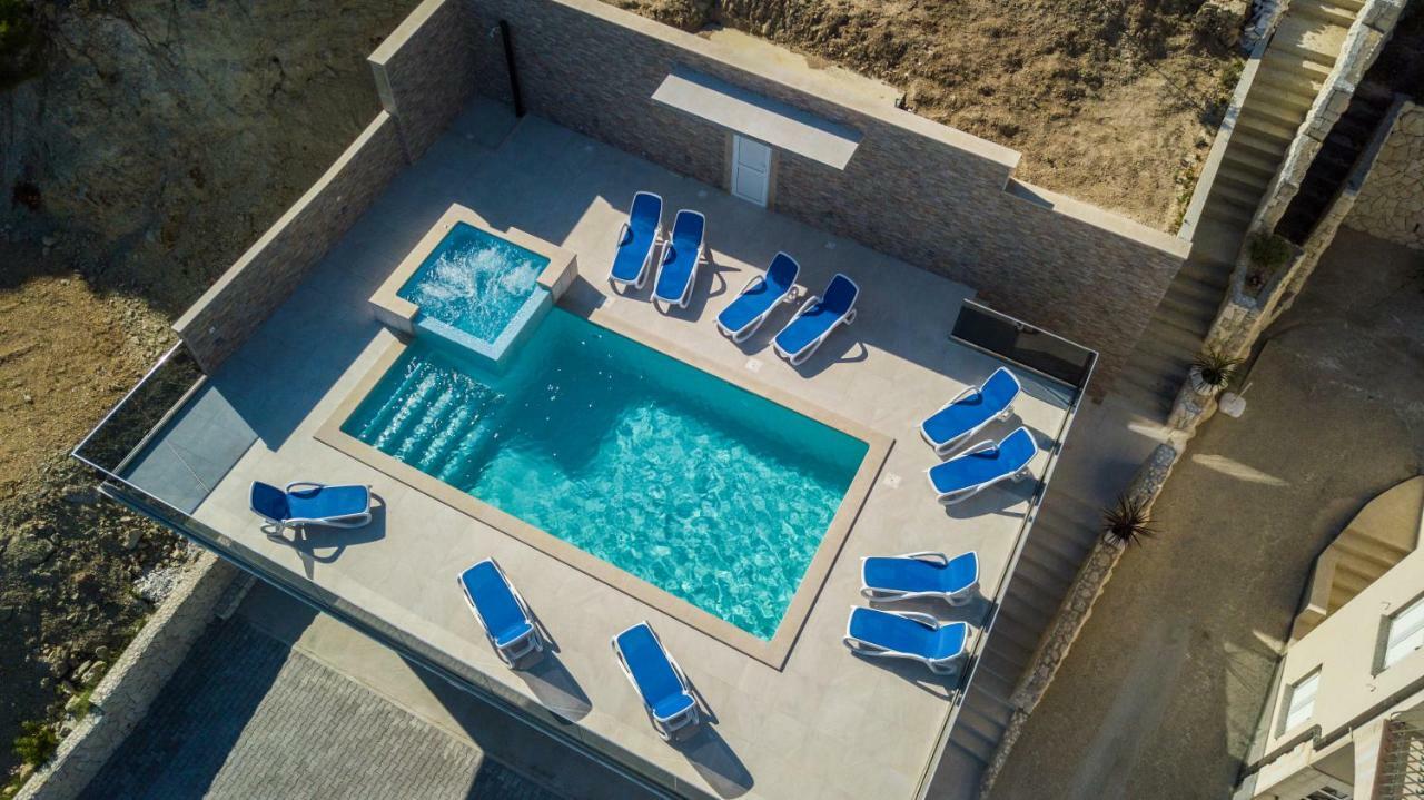 Apartments Pusic โอมิช ภายนอก รูปภาพ