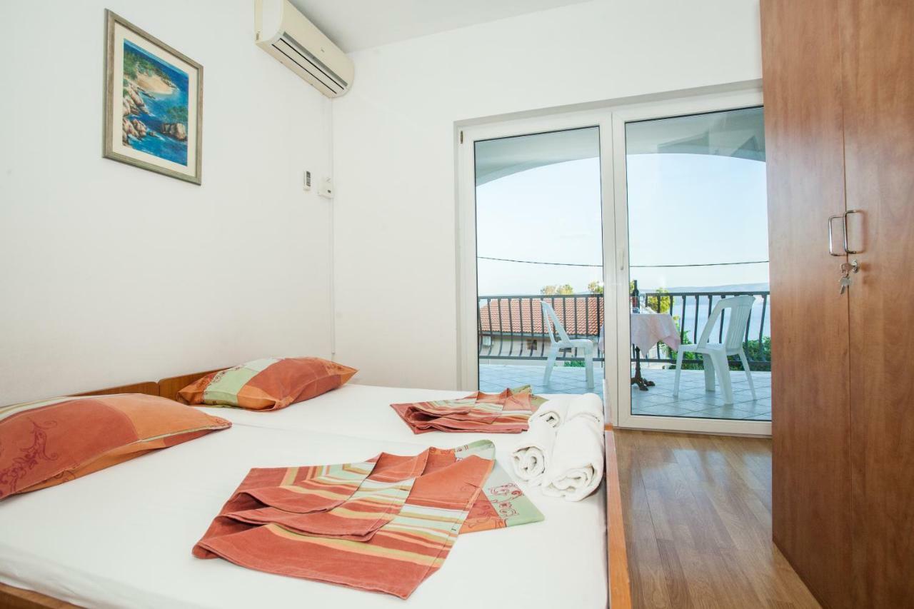 Apartments Pusic โอมิช ภายนอก รูปภาพ