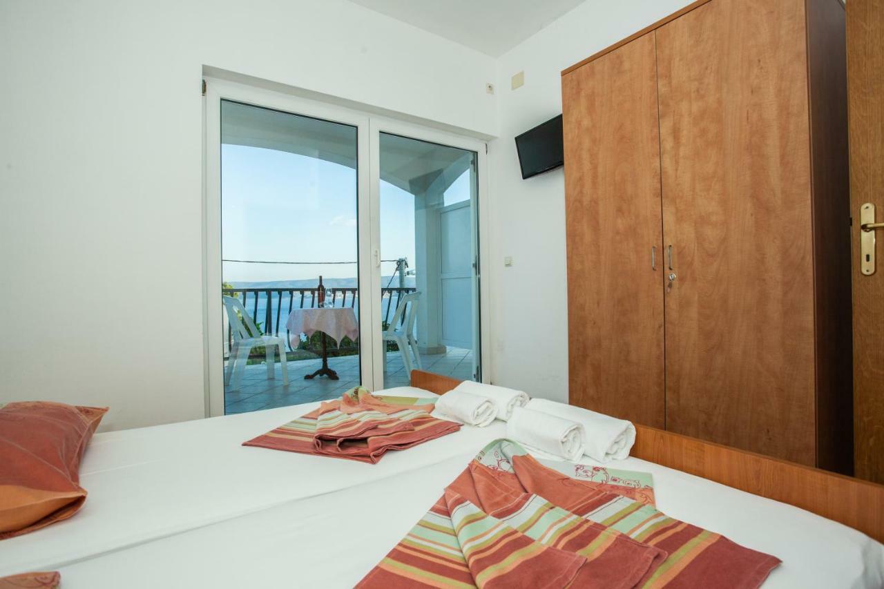 Apartments Pusic โอมิช ภายนอก รูปภาพ