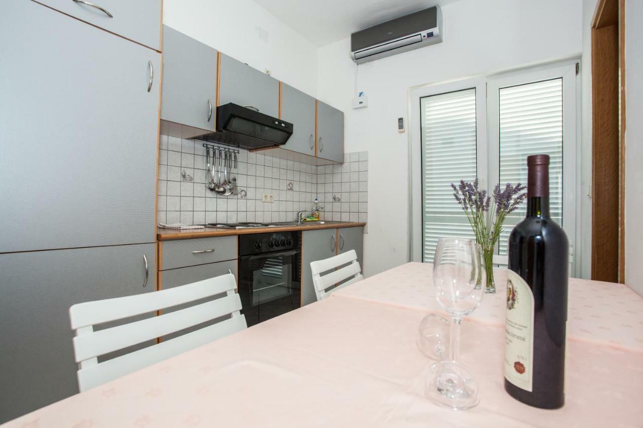 Apartments Pusic โอมิช ภายนอก รูปภาพ