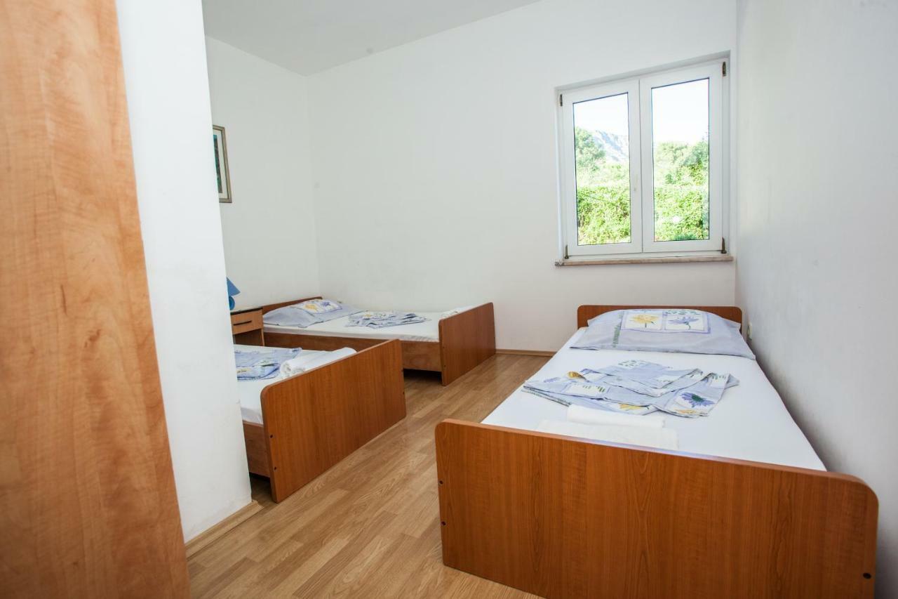 Apartments Pusic โอมิช ภายนอก รูปภาพ