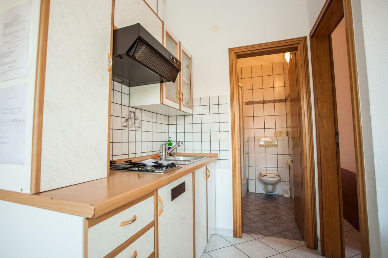 Apartments Pusic โอมิช ภายนอก รูปภาพ
