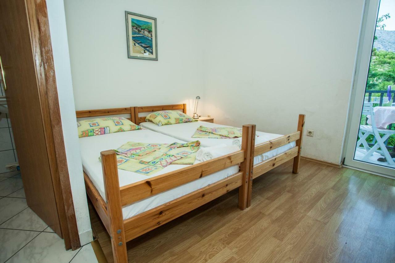 Apartments Pusic โอมิช ภายนอก รูปภาพ